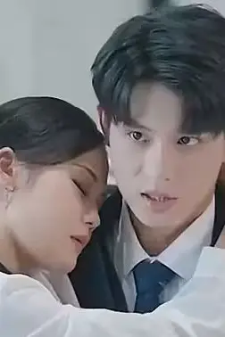 《重生后,虐文霸总拿了宠妻剧本》封面