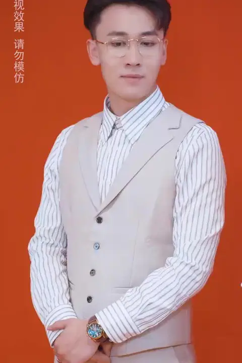 《总裁夫人竟是女首富》封面