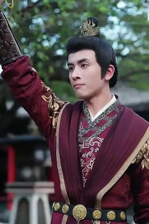 《新版:潜龙出渊》封面