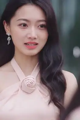 《先婚后爱,顾总别傲娇》封面