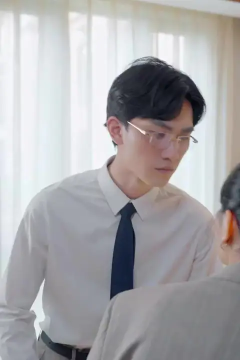 《相亲当天和豪门霸总闪婚了》封面