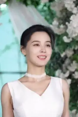 《奈何少将要娶我》封面