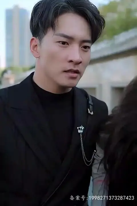 《至尊神皇》封面