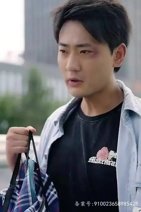 《物价贬值后被女明星倒追》封面