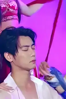 《狂龙傲世》封面