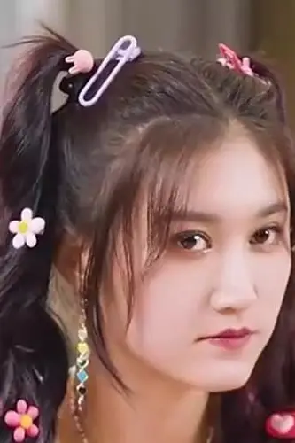 《闪婚后，任总突然傲娇了》封面