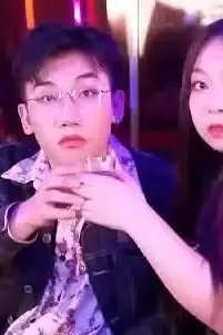 《龙王蒙圈这个反派开了挂》封面