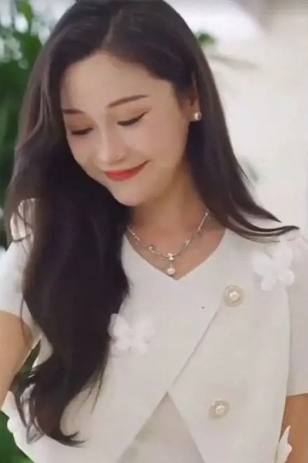《先婚后爱穆总的神秘宠妻》封面