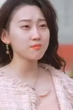 《天价女友别想逃》封面