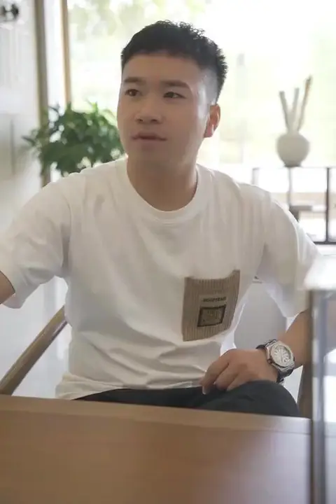 《顶级大佬》封面
