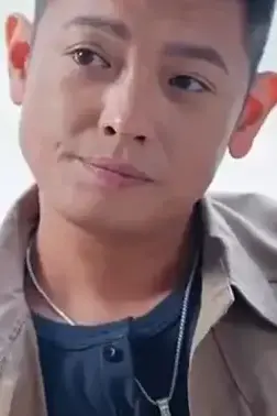 《归来后我变成女神的贴身高手》封面