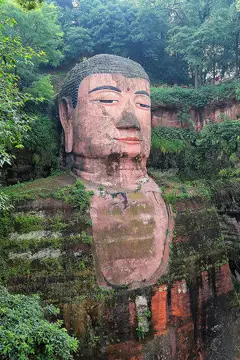 《乐山大佛》封面