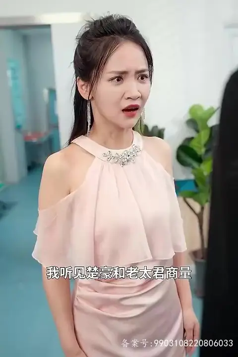 《我在精神病院修战神》封面