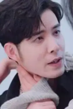 《她比星星闪耀》封面