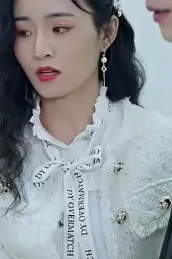 《离婚后夫人她成了大佬》封面