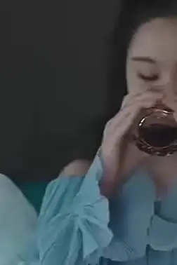 《热辣滚烫之夜色》封面
