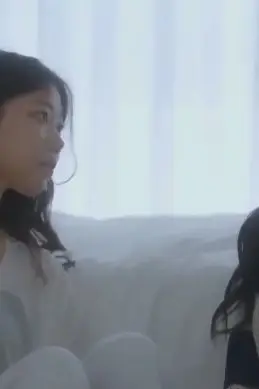 《红色耳语》封面