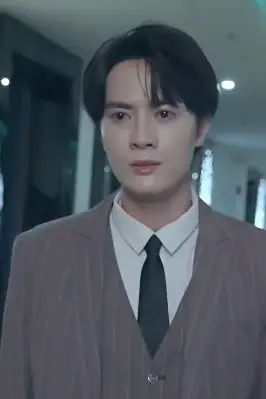 《凛冬散尽星河长明》封面