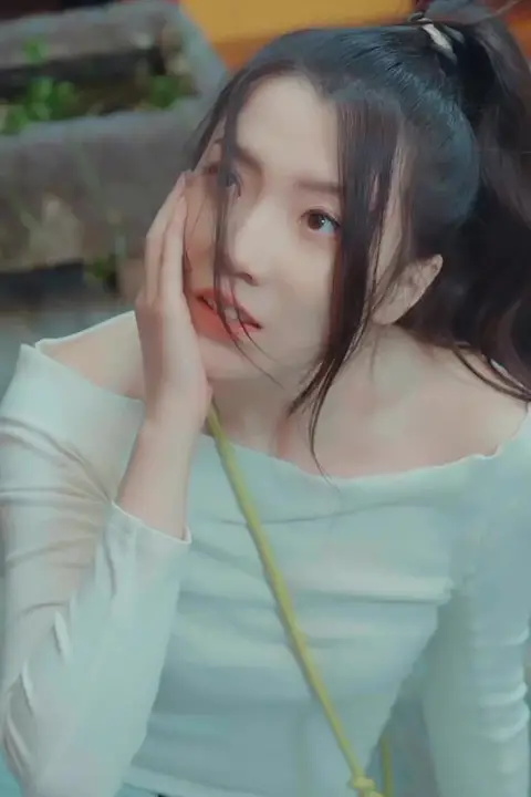 《掌心之囚（腹黑总裁的金丝雀）》封面