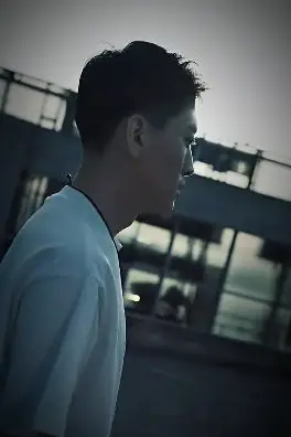 《跳楼后我成了绝世神医》封面