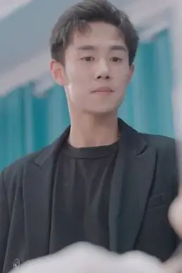 《凌少的千亿蜜宠》封面
