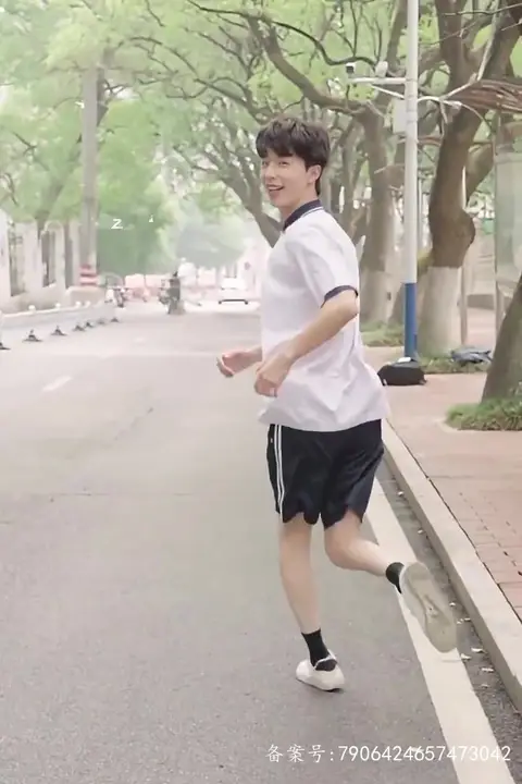 《新偷偷喜欢你》封面