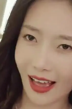 《重生后绝色女总裁哭着求复合》封面