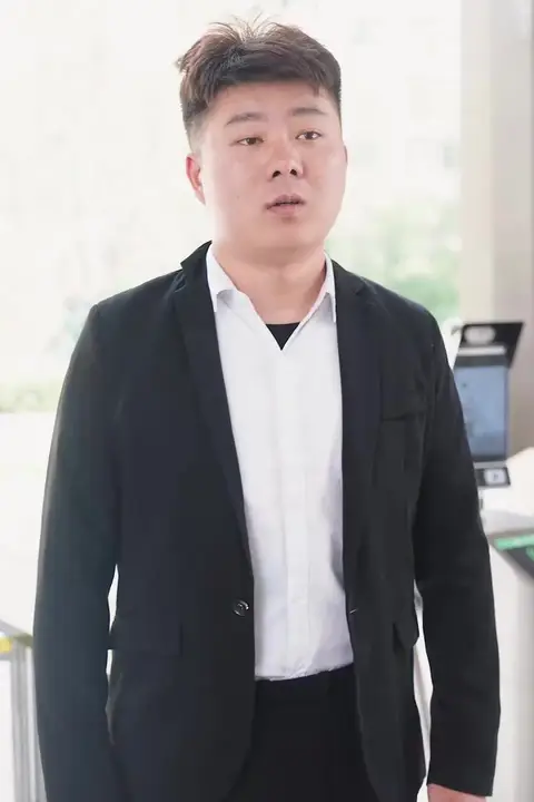 《拽妈携崽归来（一胎三宝，神秘爹地竟是大佬）》封面