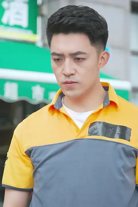 《圣医潜龙》封面