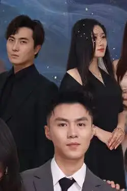 《隐秘而伟大的他》封面