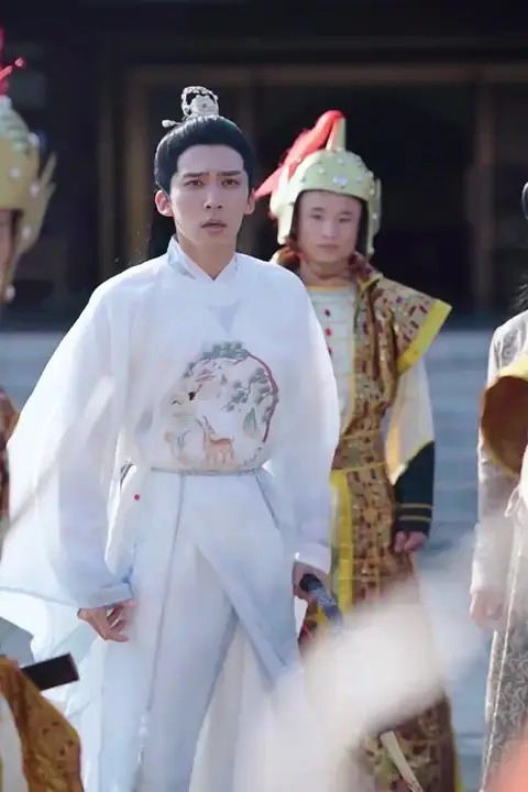 《复仇女帝：拐个国师做皇后》封面